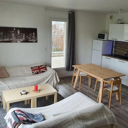 Appartement Contemporain Renove A Neuf Avec Cuisine Equipe - Val De Reuil Val-de-Reuil Luaran gambar
