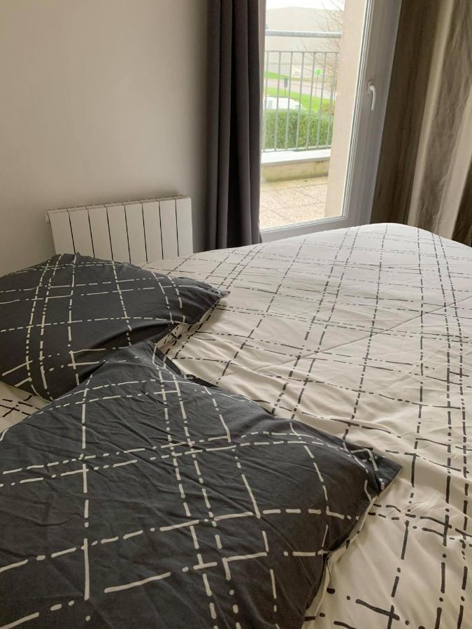 Appartement Contemporain Renove A Neuf Avec Cuisine Equipe - Val De Reuil Val-de-Reuil Luaran gambar